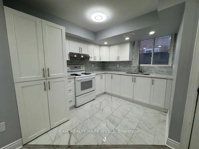 Photo 2 of Unit Basement, 31 Meadowlark Drive, Halton Hills, Georgetown — HOMEH