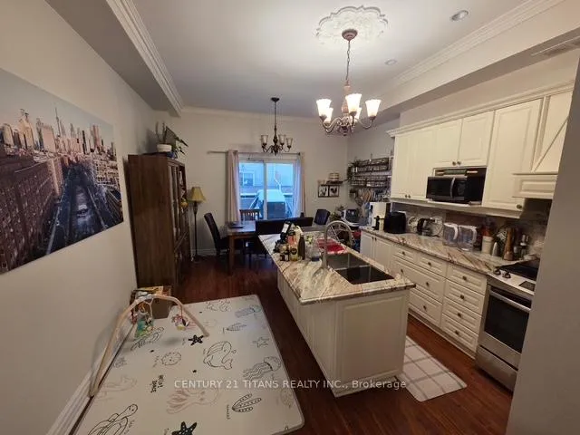 Photo 10 of 6 Cam Fella Lane, Toronto, Greenwood-Coxwell — HOMEH