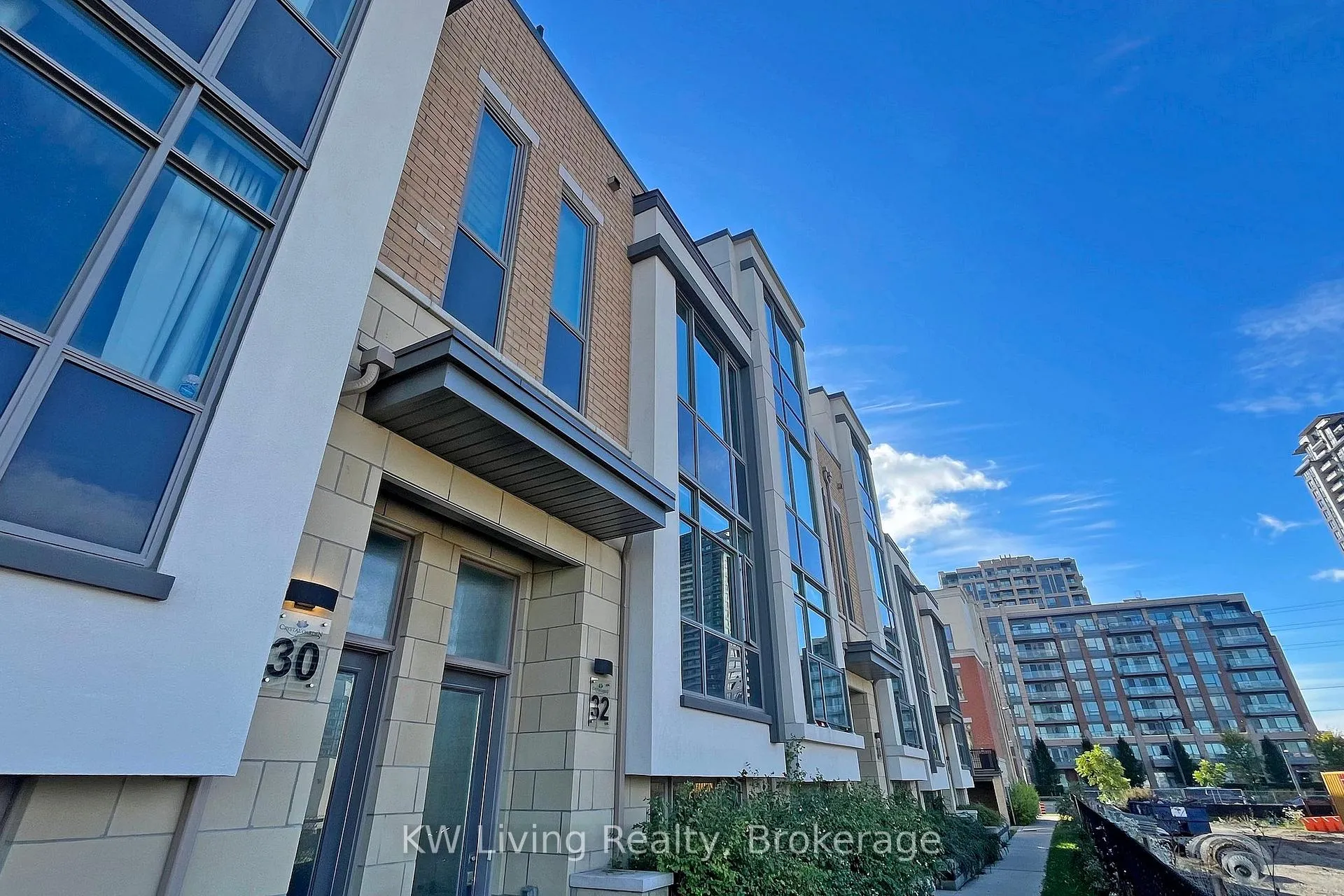 Photo 1 of 32 Teasel Way, Markham, Unionville — HOMEH