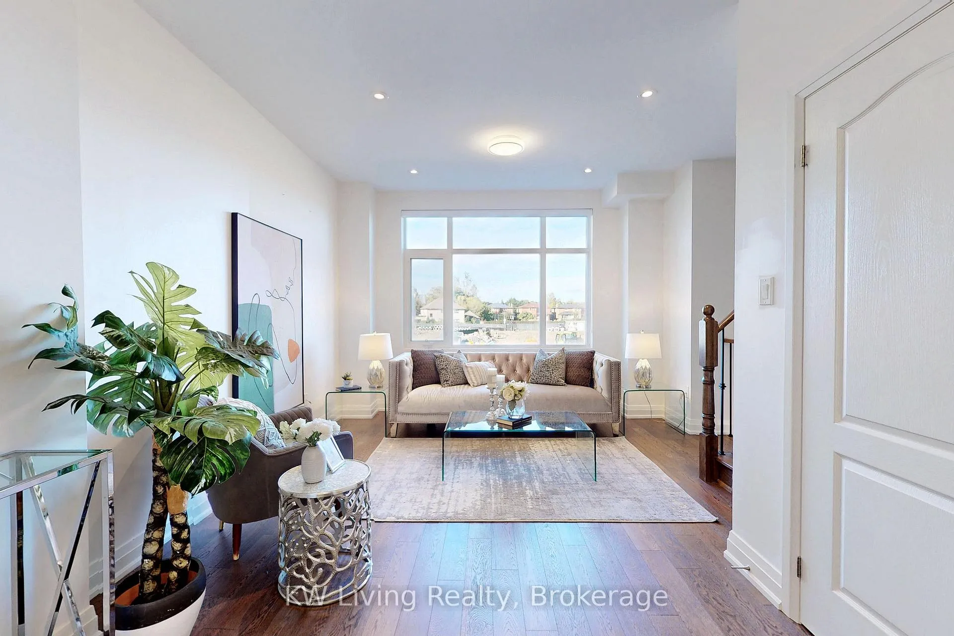 Photo 5 of 32 Teasel Way, Markham, Unionville — HOMEH
