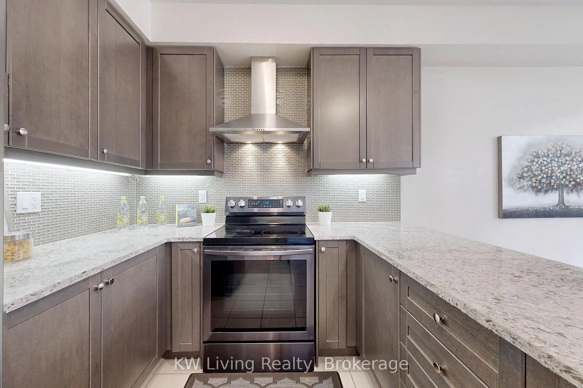 Photo 13 of 32 Teasel Way, Markham, Unionville — HOMEH