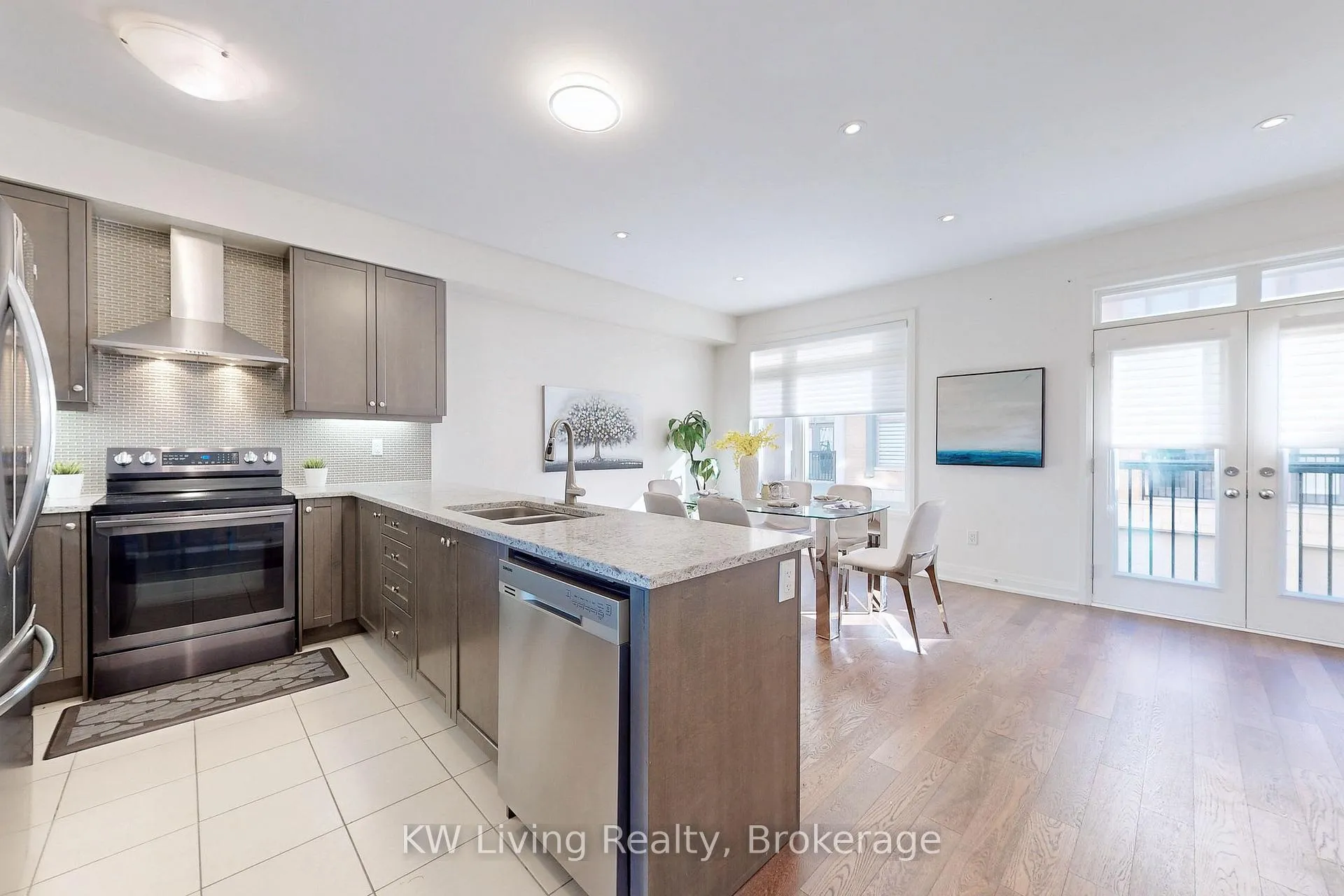 Photo 14 of 32 Teasel Way, Markham, Unionville — HOMEH