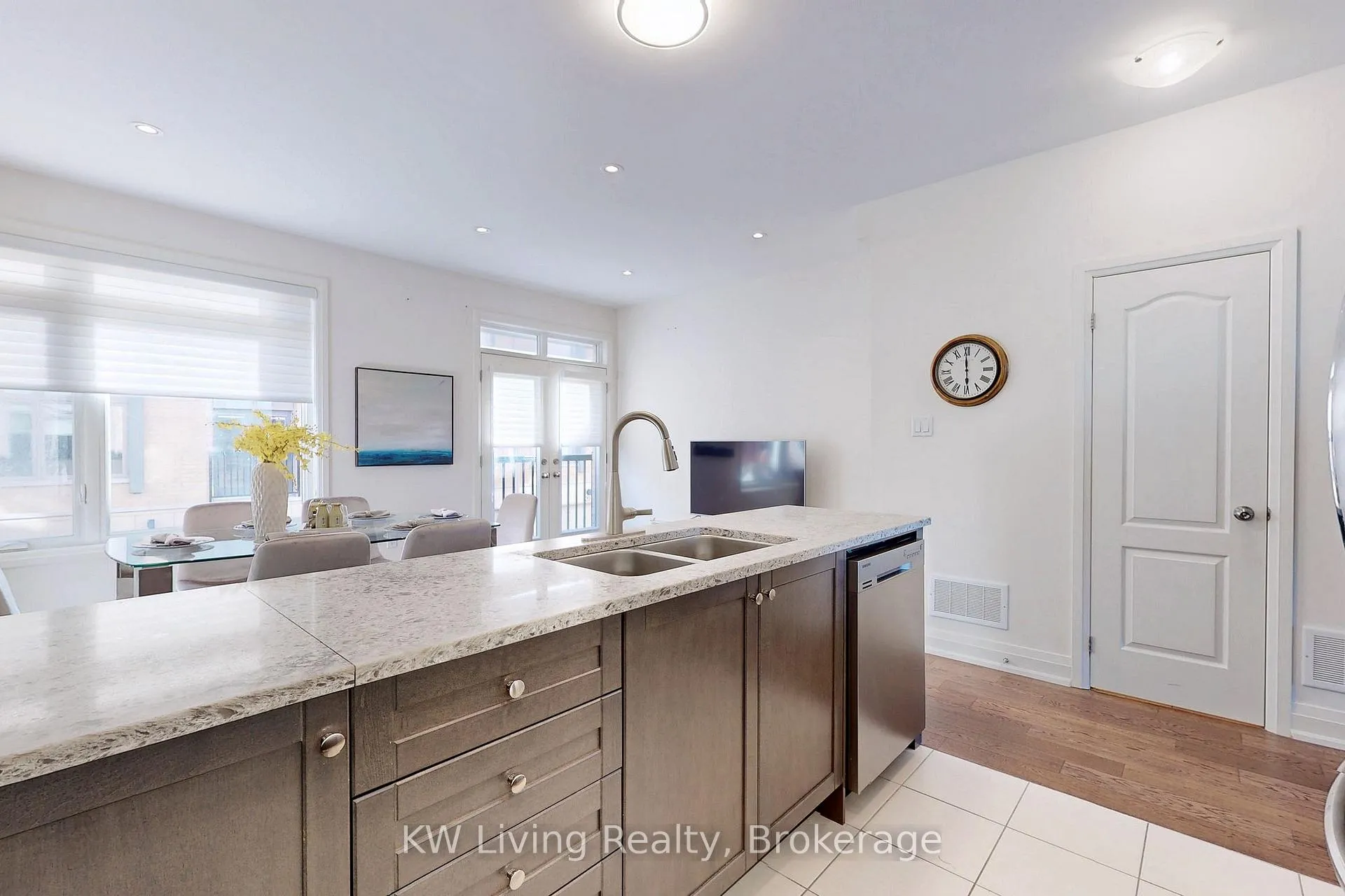 Photo 15 of 32 Teasel Way, Markham, Unionville — HOMEH