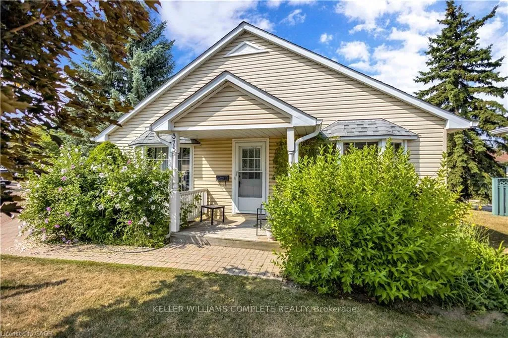 Front of 375 Silverbirch Boulevard