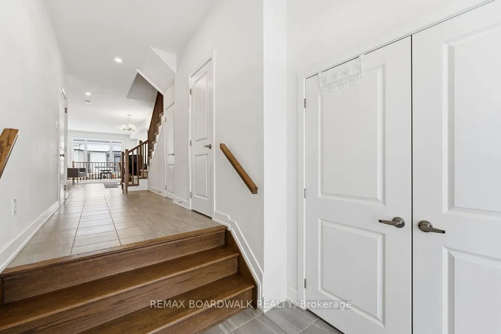 Photo 3 of 1016 Montelena Road, Ottawa, Kanata - Emerald Meadows/Trailwest — HOMEH