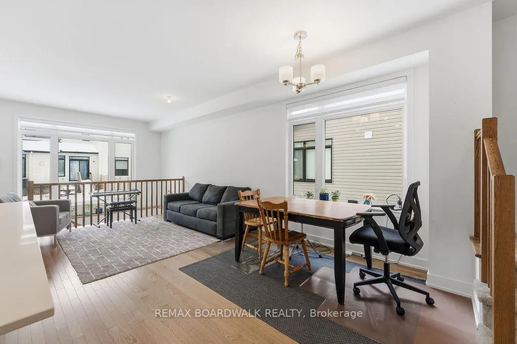 Photo 5 of 1016 Montelena Road, Ottawa, Kanata - Emerald Meadows/Trailwest — HOMEH
