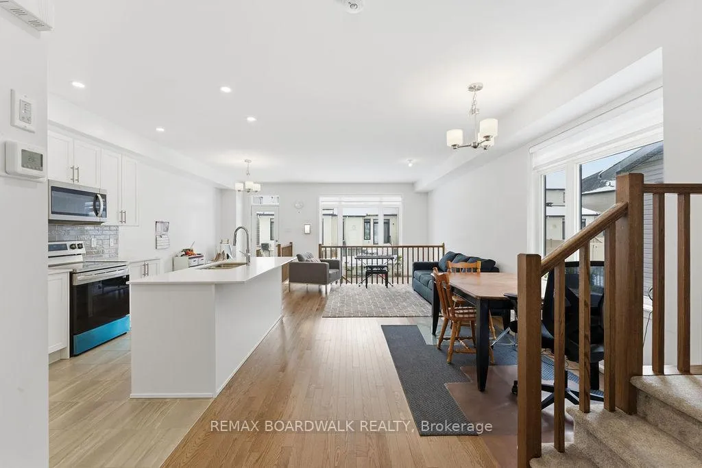 Photo 6 of 1016 Montelena Road, Ottawa, Kanata - Emerald Meadows/Trailwest — HOMEH