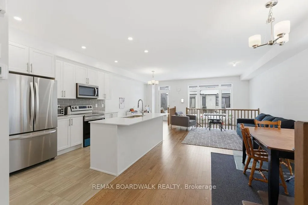 Photo 7 of 1016 Montelena Road, Ottawa, Kanata - Emerald Meadows/Trailwest — HOMEH