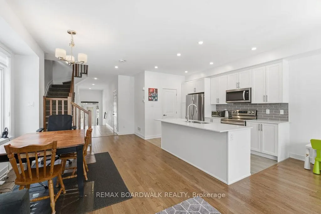 Photo 8 of 1016 Montelena Road, Ottawa, Kanata - Emerald Meadows/Trailwest — HOMEH