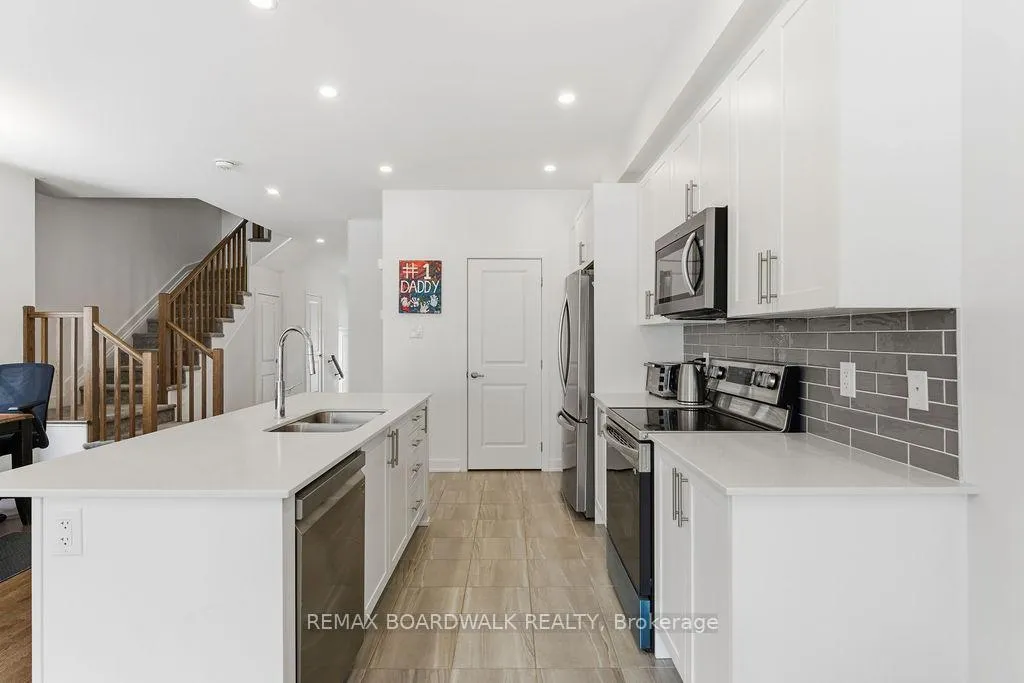 Photo 11 of 1016 Montelena Road, Ottawa, Kanata - Emerald Meadows/Trailwest — HOMEH