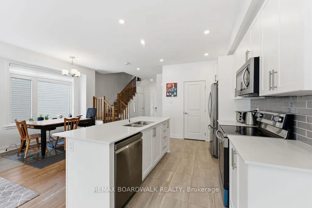 Photo 12 of 1016 Montelena Road, Ottawa, Kanata - Emerald Meadows/Trailwest — HOMEH