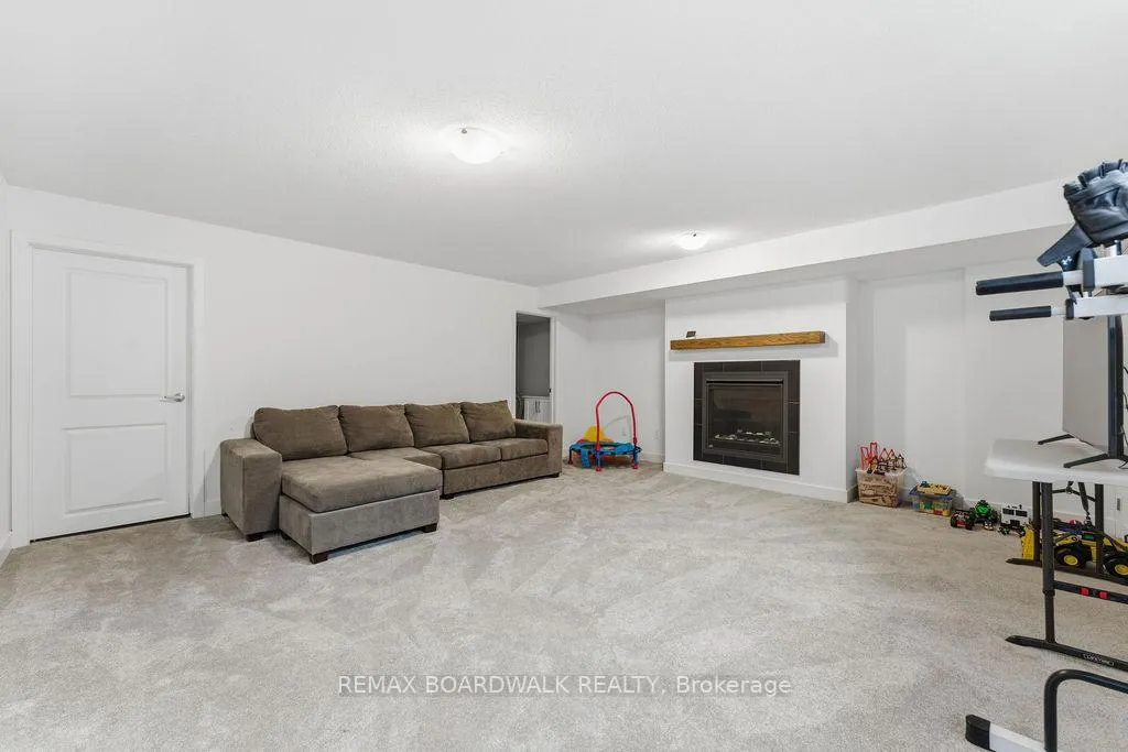 Photo 26 of 1016 Montelena Road, Ottawa, Kanata - Emerald Meadows/Trailwest — HOMEH