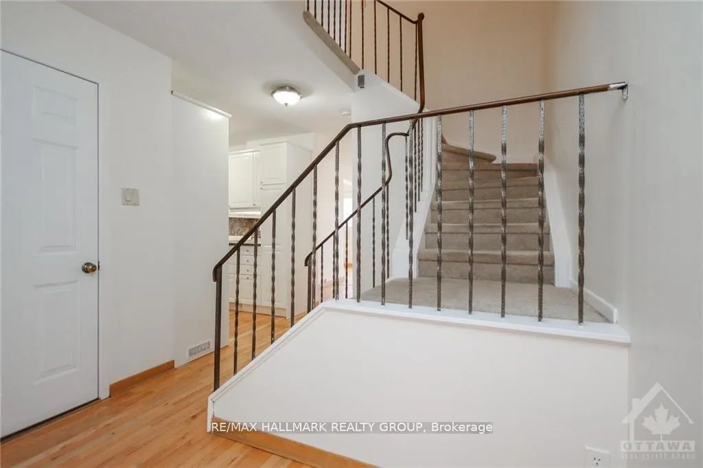 Photo 3 of 2088 Orient Park Drive, Ottawa, Blackburn Hamlet (South) — HOMEH