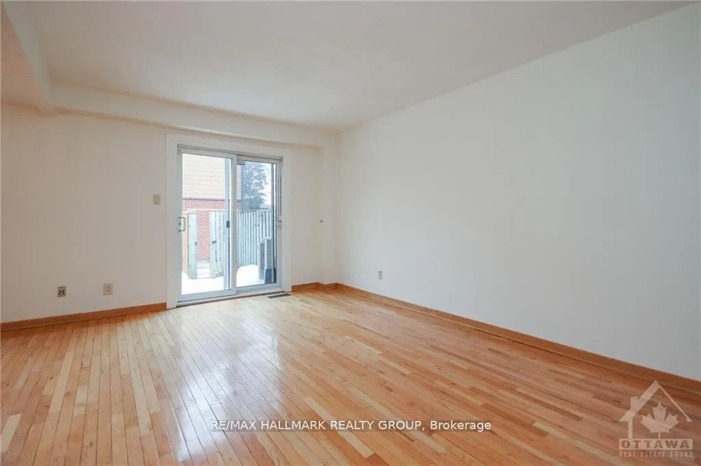 Photo 7 of 2088 Orient Park Drive, Ottawa, Blackburn Hamlet (South) — HOMEH