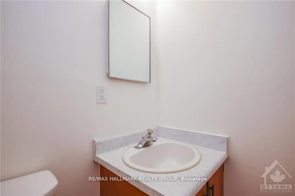 Photo 16 of 2088 Orient Park Drive, Ottawa, Blackburn Hamlet (South) — HOMEH
