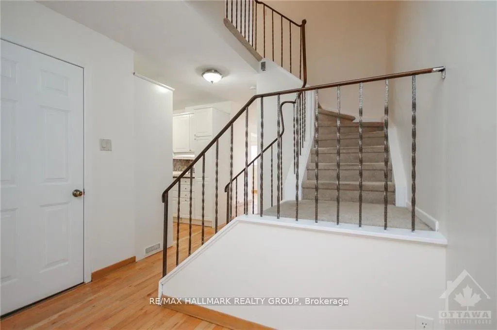 Photo 17 of 2088 Orient Park Drive, Ottawa, Blackburn Hamlet (South) — HOMEH