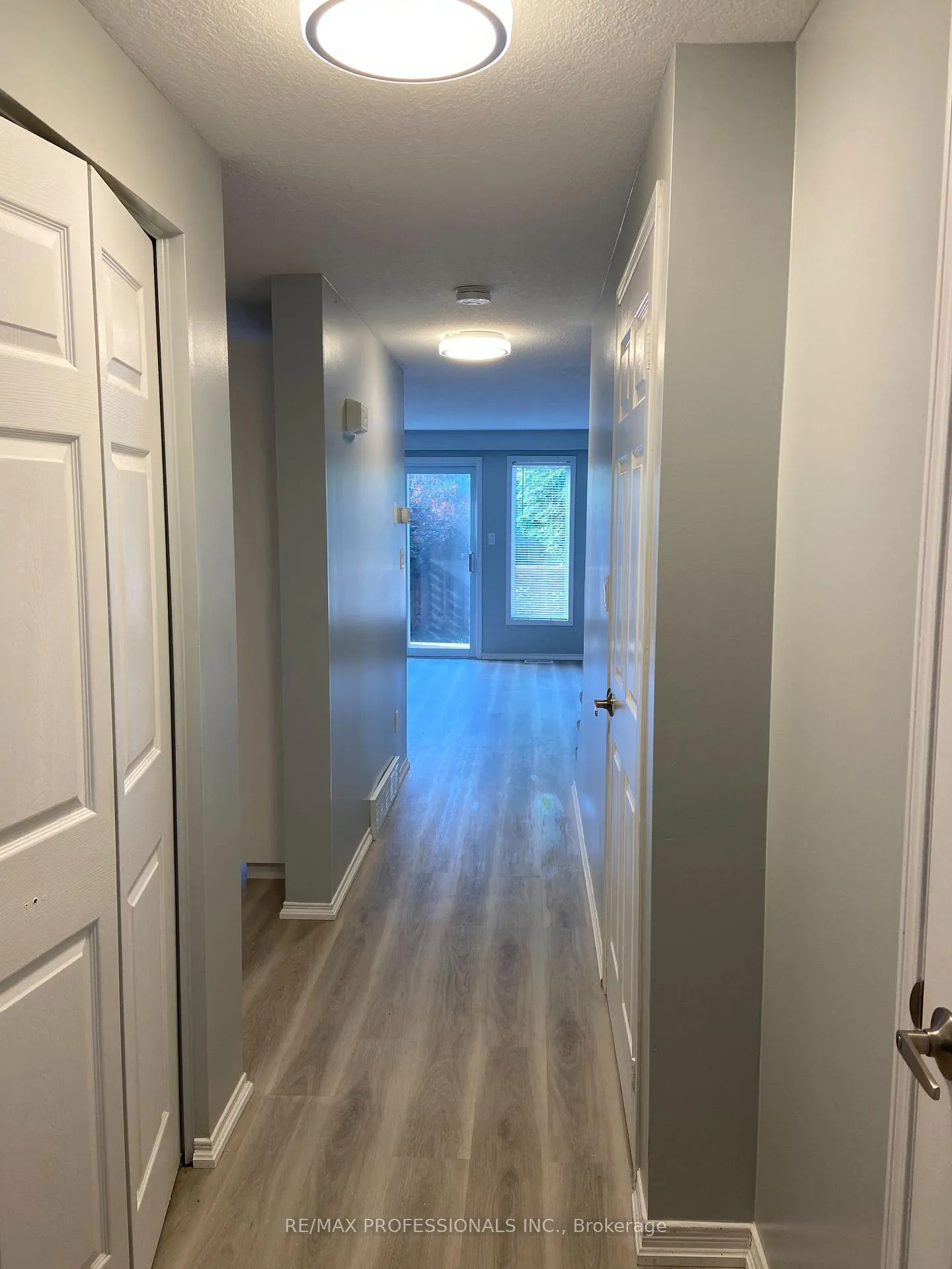 Photo 3 of 718 Activa Avenue, Kitchener, Larentian West — HOMEH