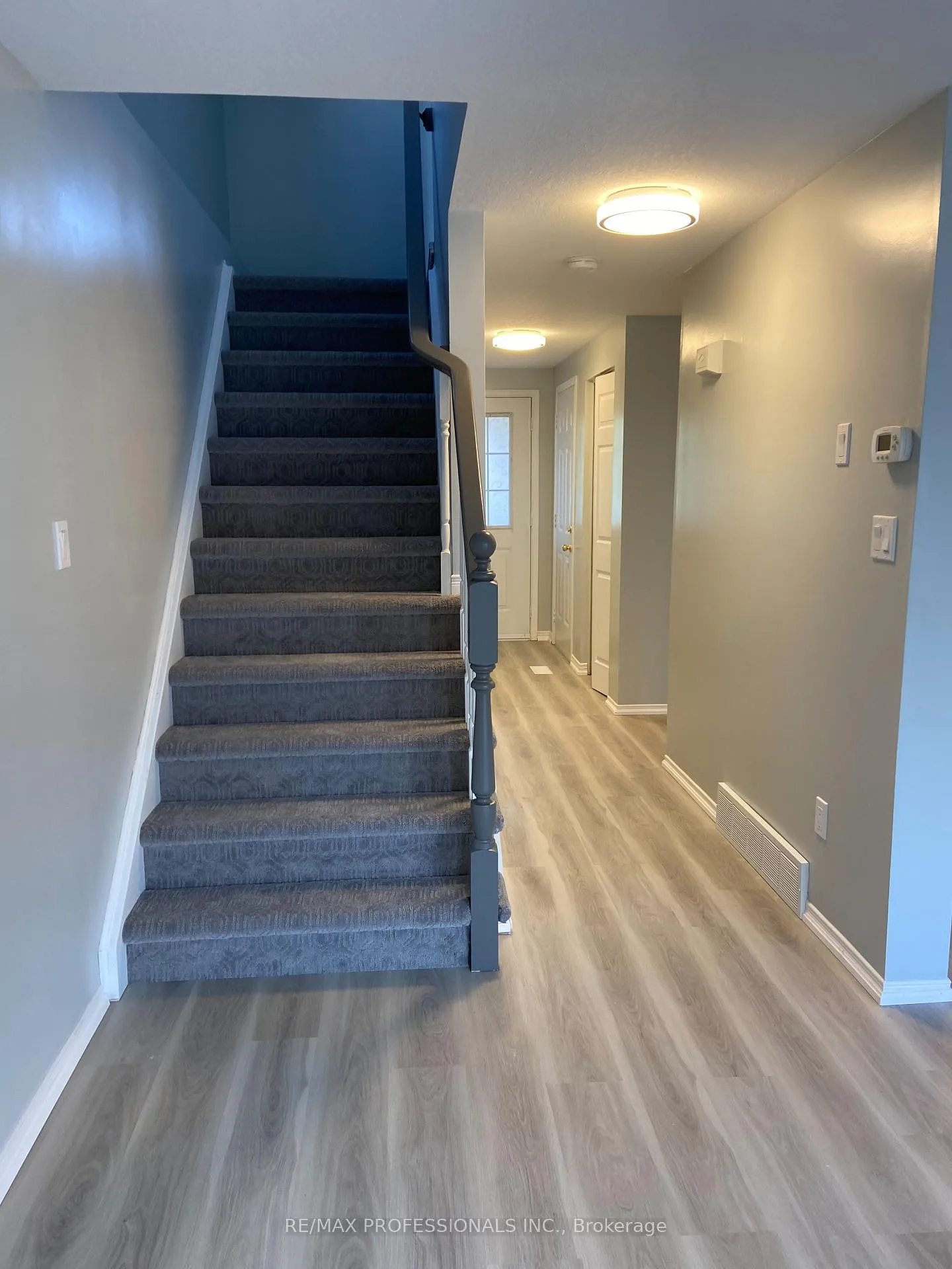 Photo 5 of 718 Activa Avenue, Kitchener, Larentian West — HOMEH