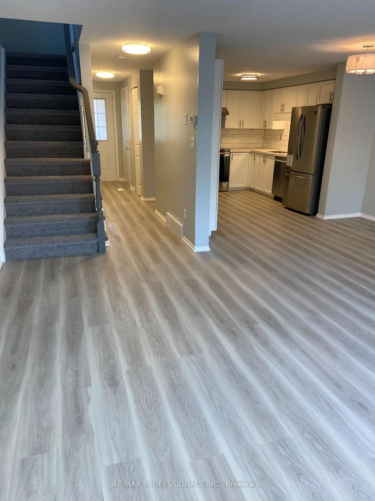 Photo 8 of 718 Activa Avenue, Kitchener, Larentian West — HOMEH