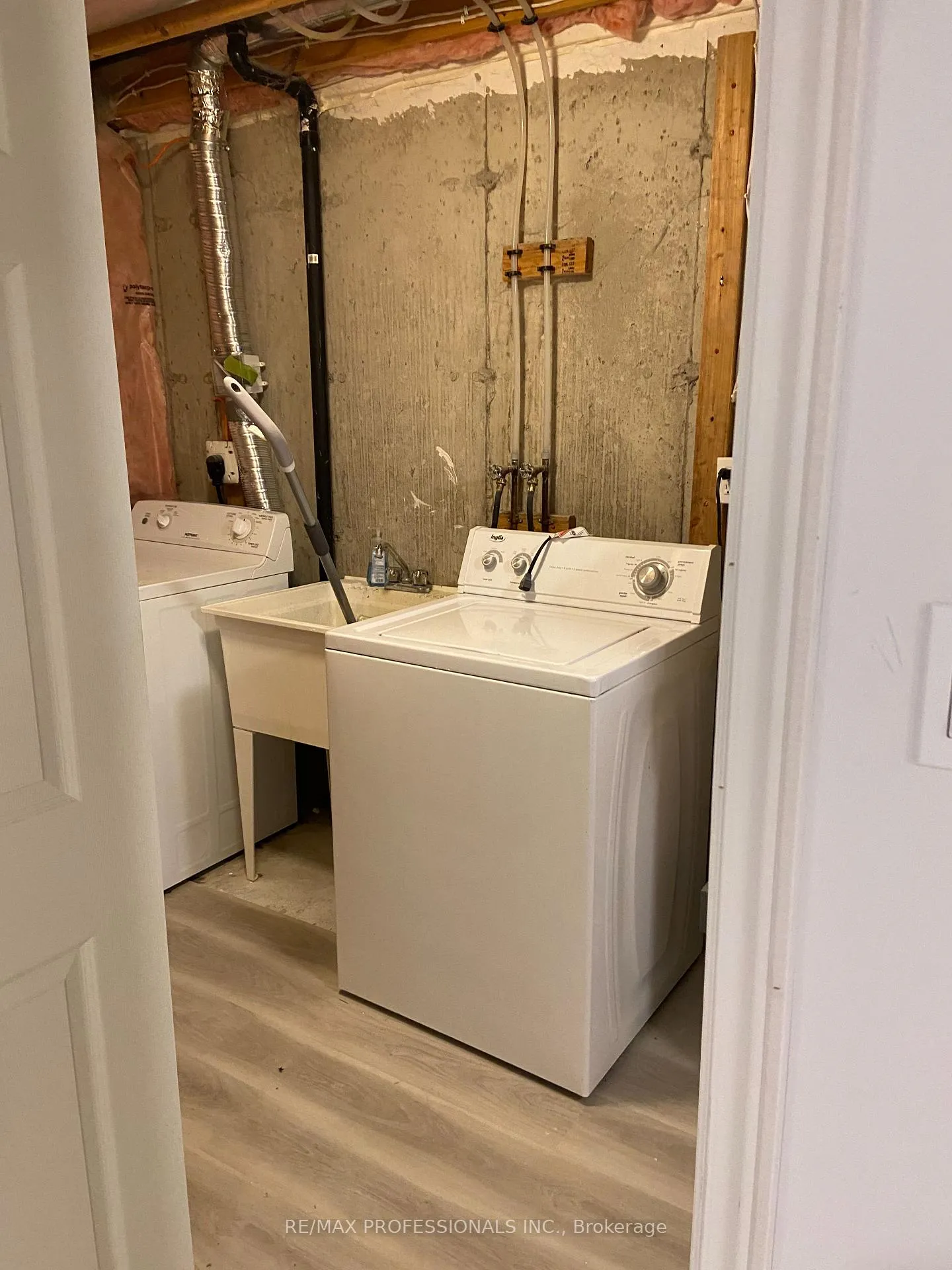 Photo 18 of 718 Activa Avenue, Kitchener, Larentian West — HOMEH
