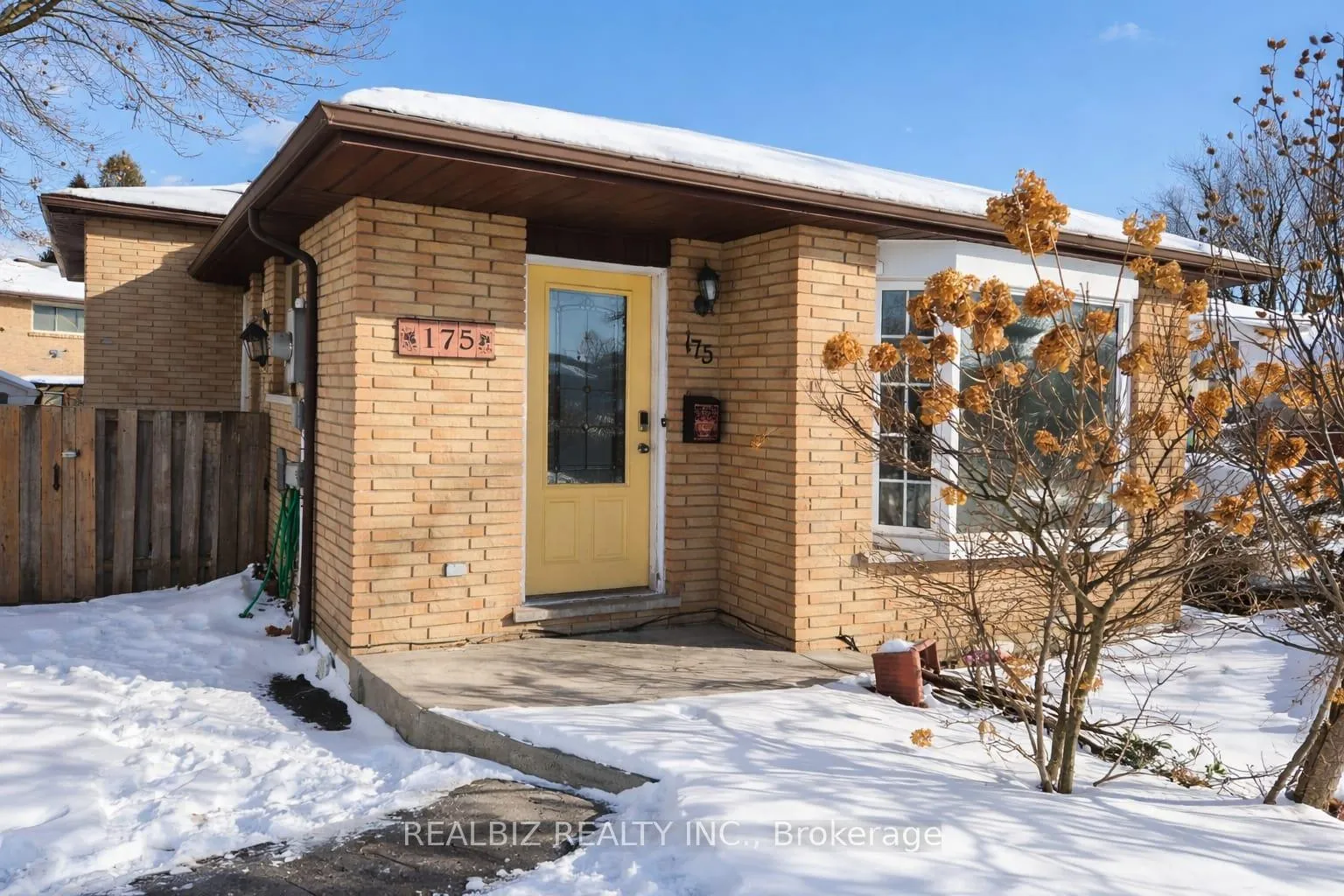 Photo 1 of 175 Napoli Court, Hamilton, Gurnett — HOMEH