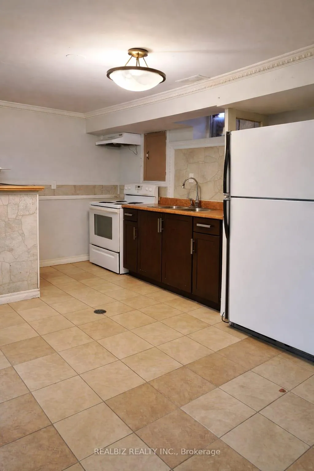 Photo 4 of 175 Napoli Court, Hamilton, Gurnett — HOMEH