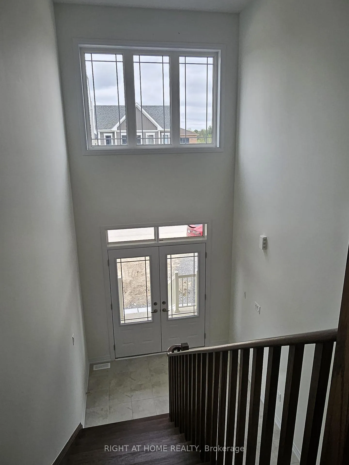 Photo 2 of 41 Lemon Avenue, Thorold, Hurricane/Merrittville — HOMEH
