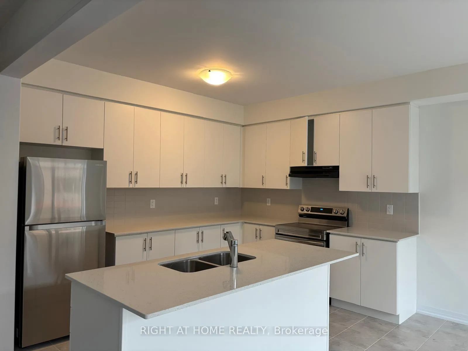 Photo 10 of 41 Lemon Avenue, Thorold, Hurricane/Merrittville — HOMEH