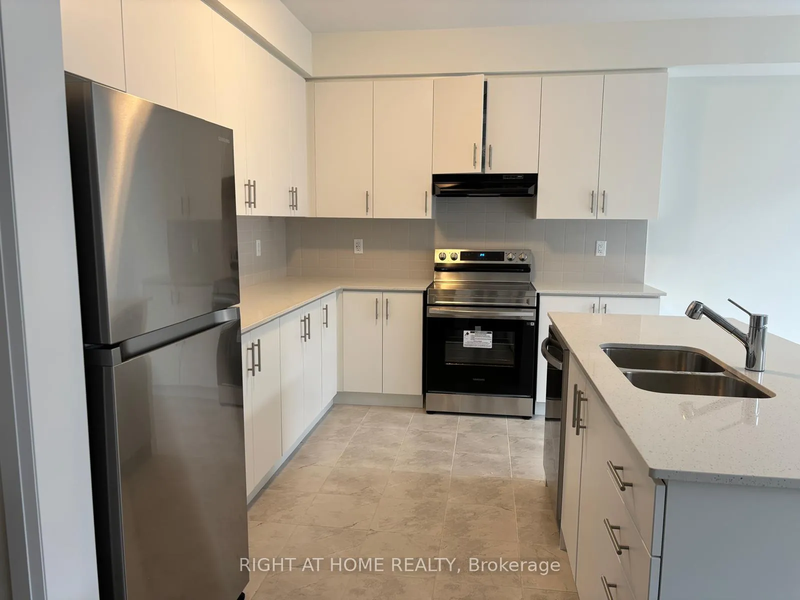 Photo 15 of 41 Lemon Avenue, Thorold, Hurricane/Merrittville — HOMEH