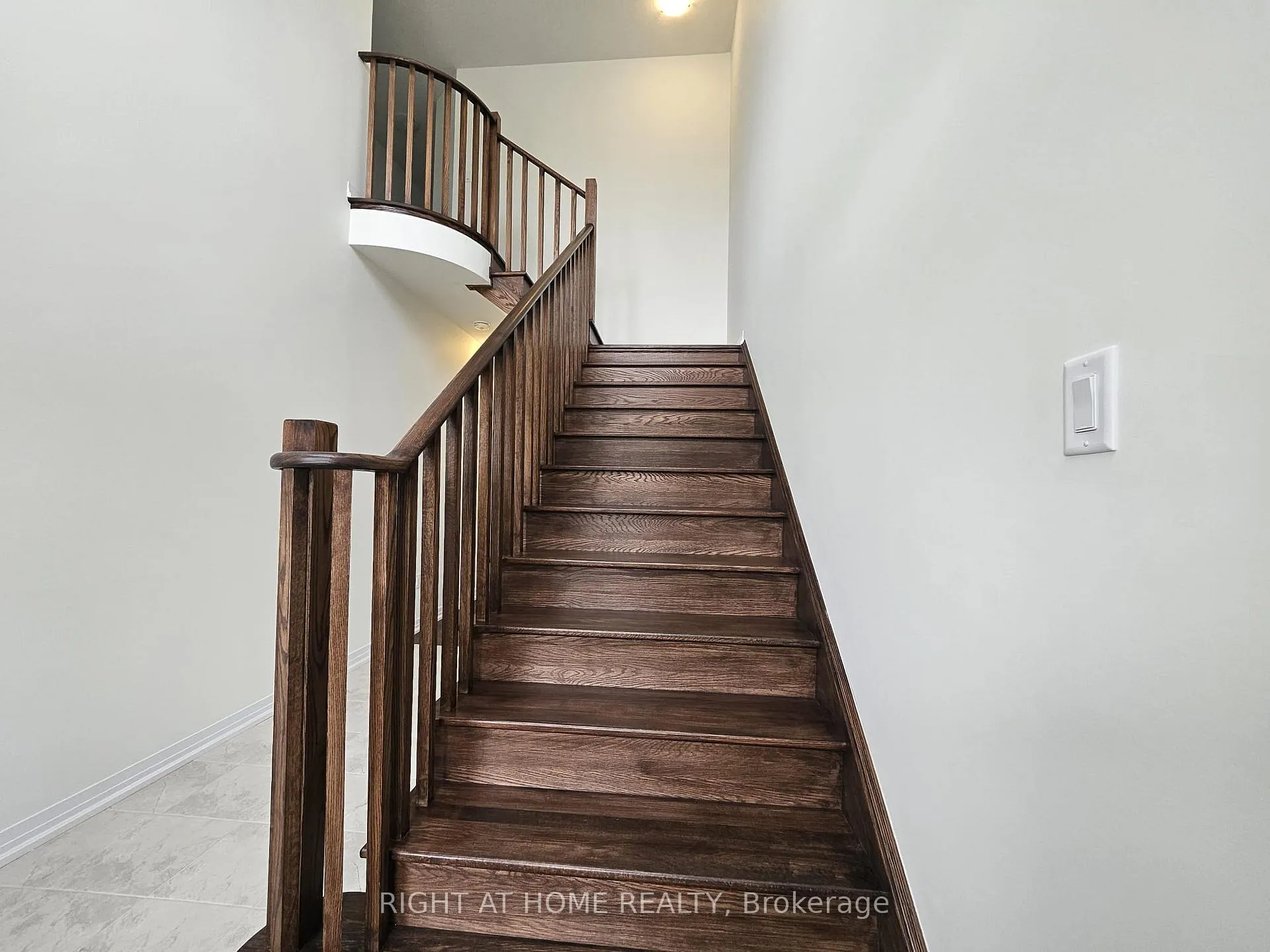 Photo 17 of 41 Lemon Avenue, Thorold, Hurricane/Merrittville — HOMEH