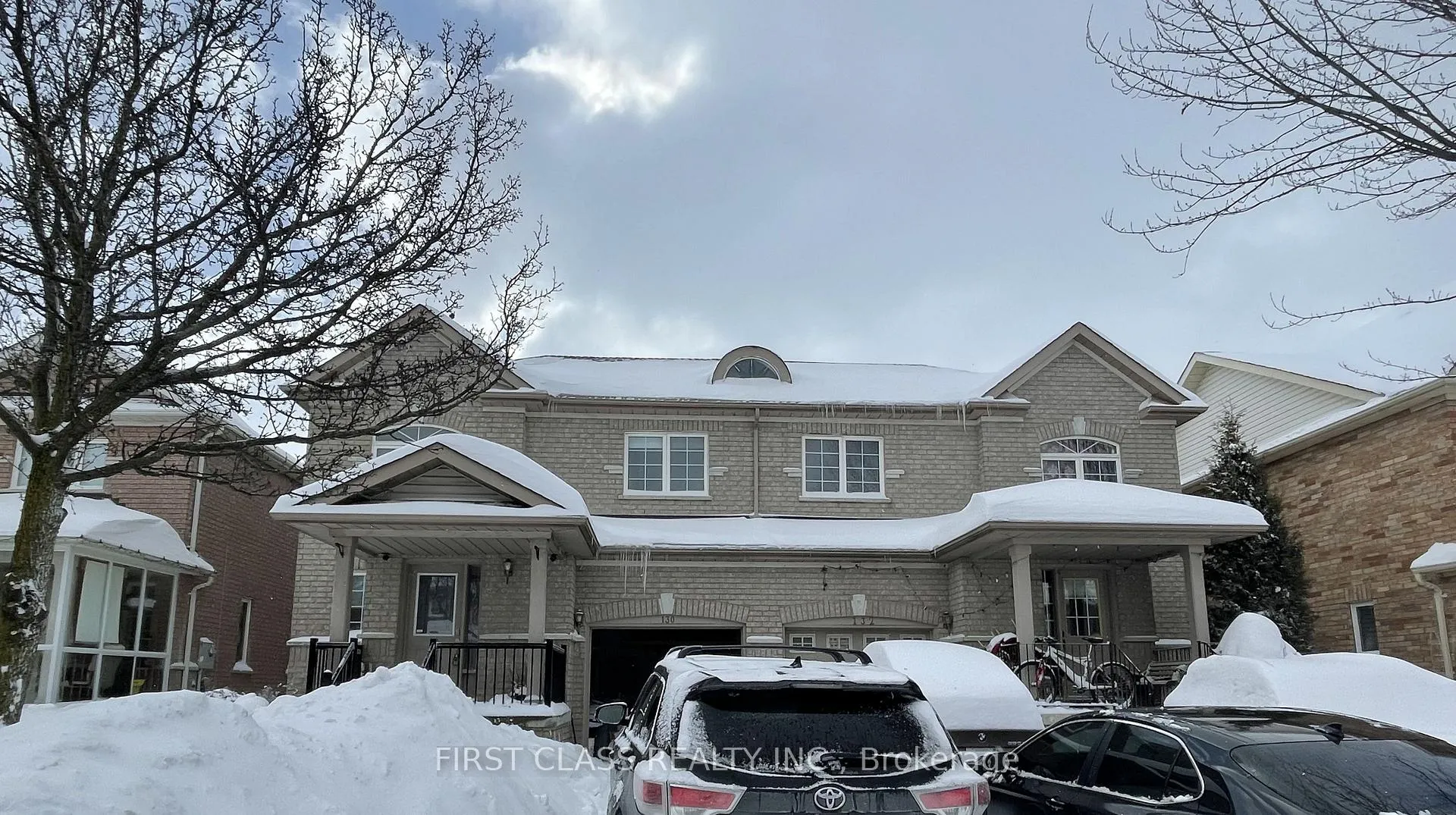 Front of Unit Bsmt, 130 Adventure Crescent