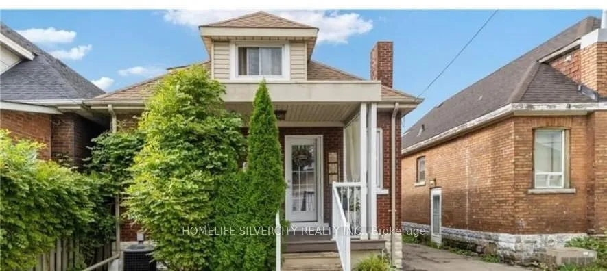 Front of 150 Leinster Avenue N