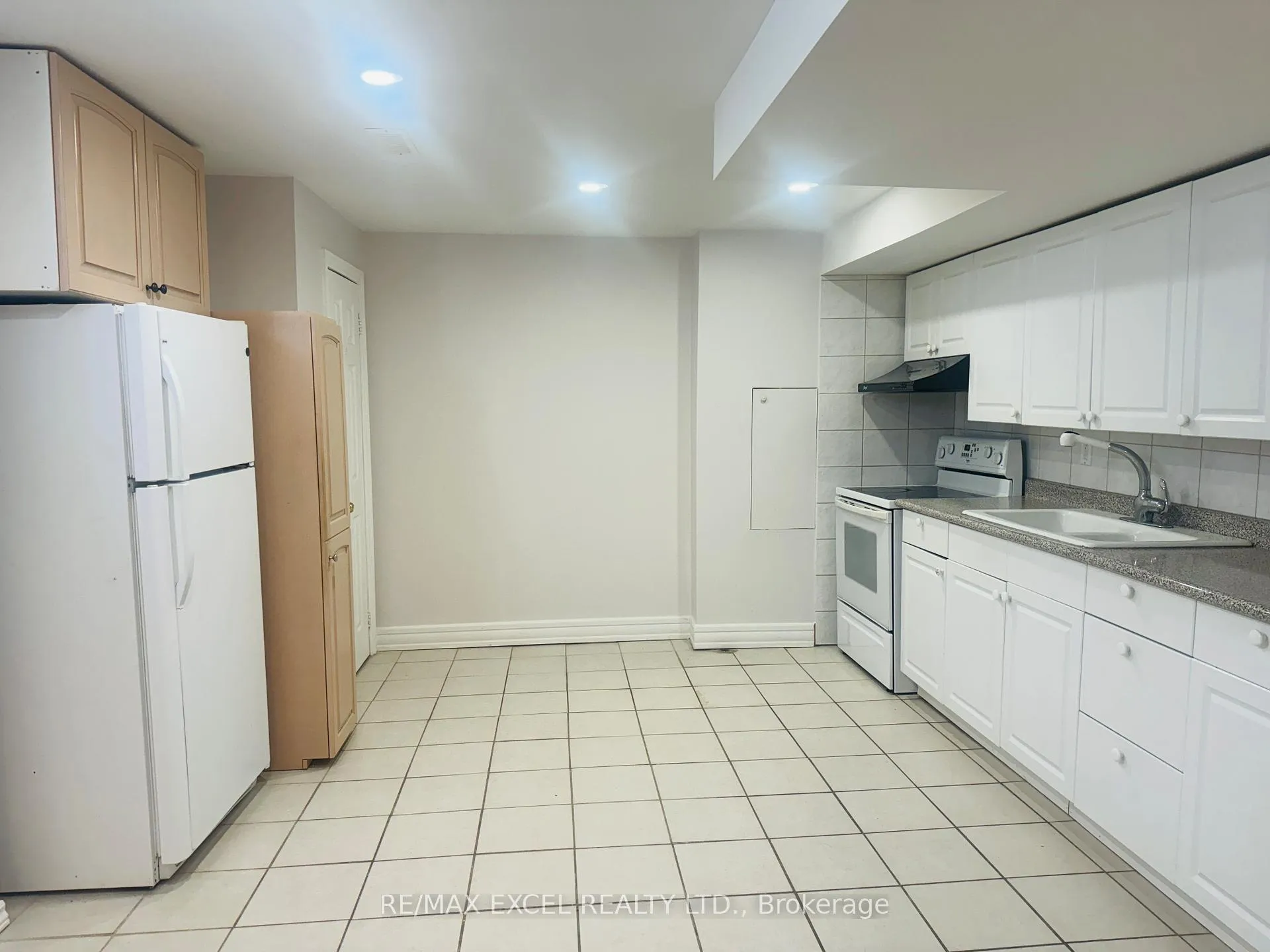 Photo 5 of 1001 Castlemore Avenue, Markham, Wismer — HOMEH