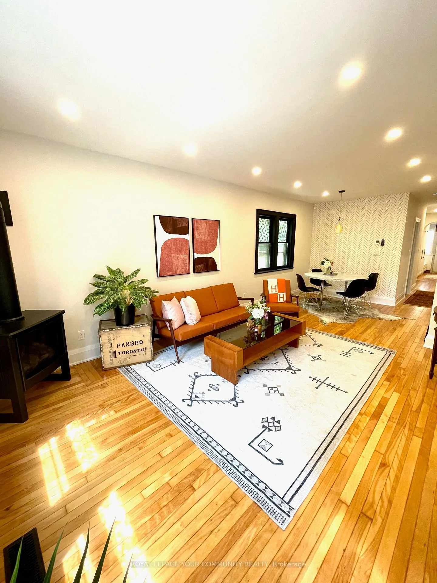 Photo 1 of Unit B, 183 Kenilworth Avenue, Toronto, The Beaches — HOMEH