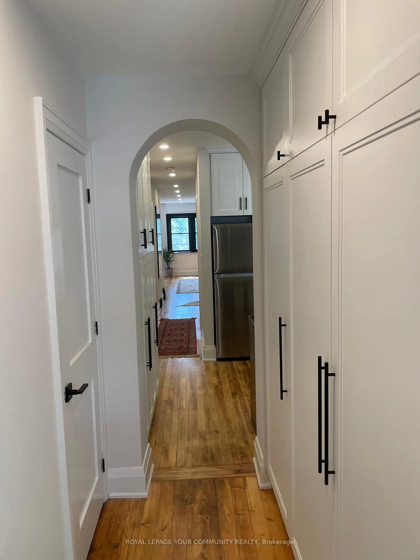 Photo 2 of Unit B, 183 Kenilworth Avenue, Toronto, The Beaches — HOMEH