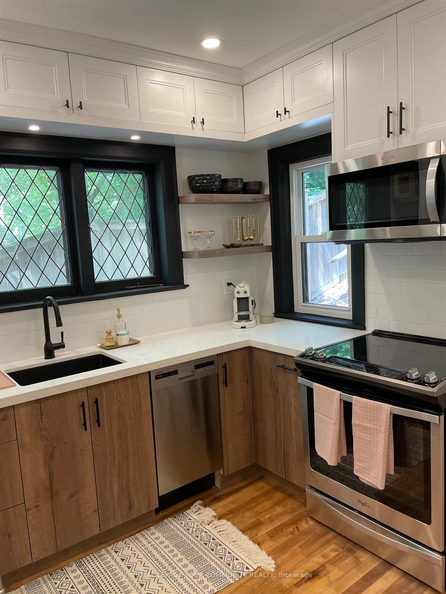 Photo 4 of Unit B, 183 Kenilworth Avenue, Toronto, The Beaches — HOMEH