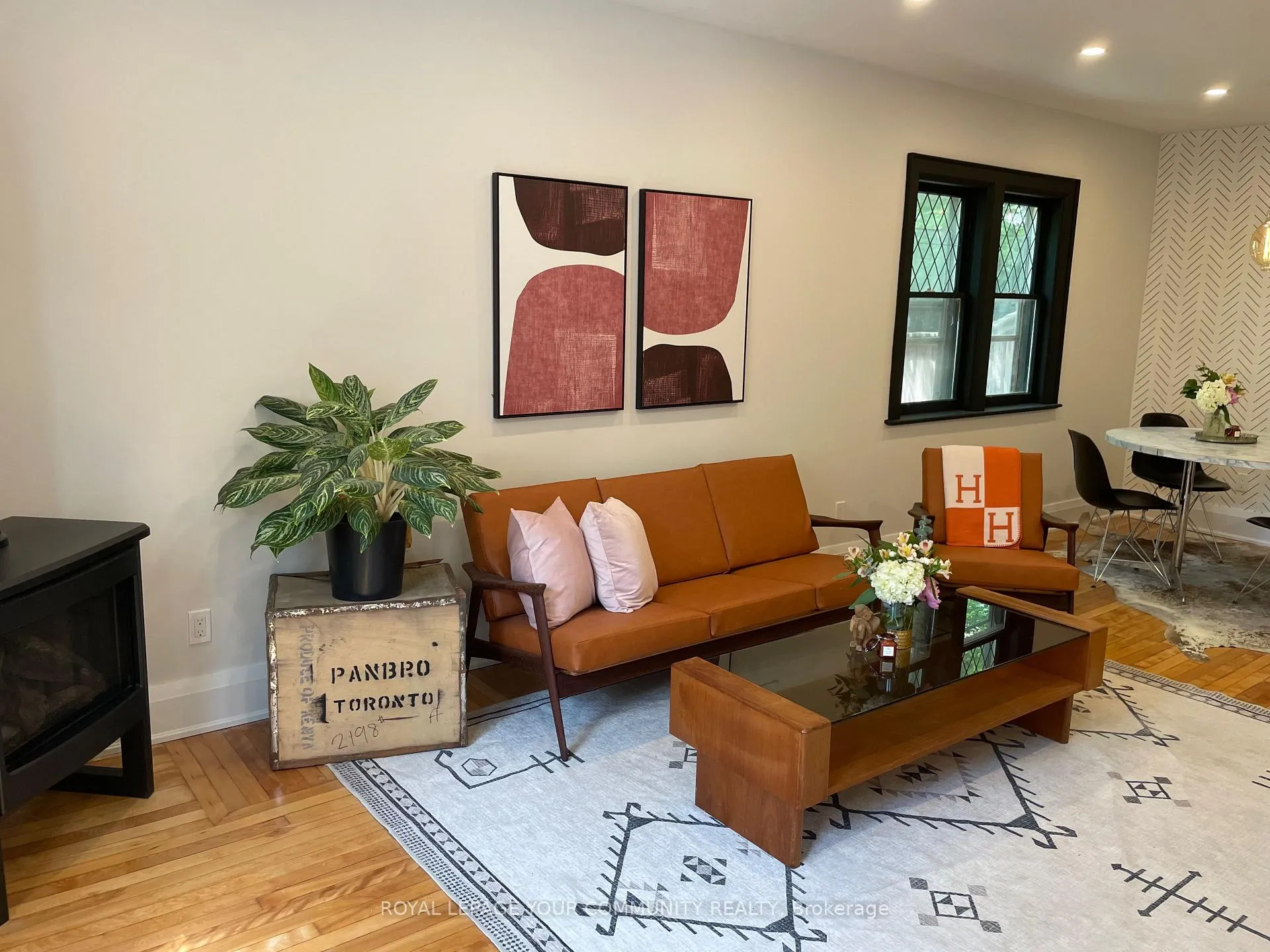 Photo 5 of Unit B, 183 Kenilworth Avenue, Toronto, The Beaches — HOMEH