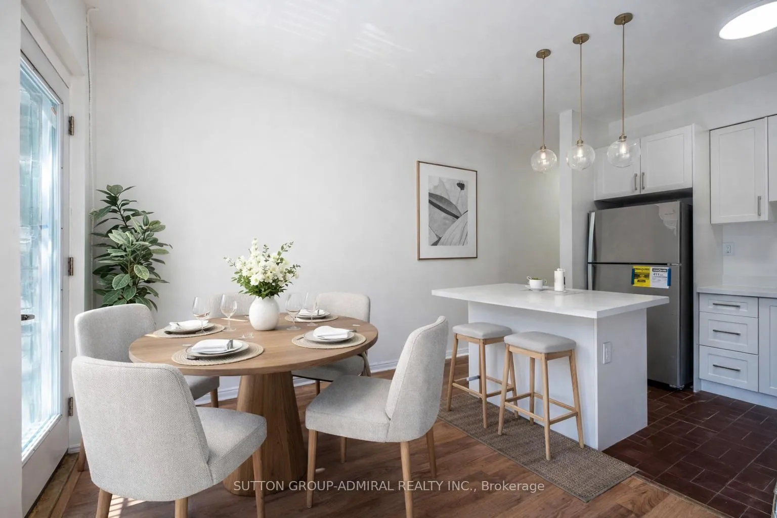Photo 2 of Unit 2, 1969 Queen Street E, Toronto, The Beaches — HOMEH
