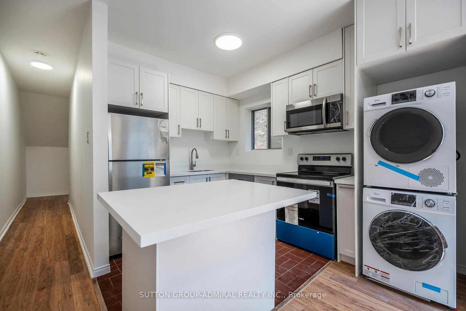 Photo 3 of Unit 2, 1969 Queen Street E, Toronto, The Beaches — HOMEH