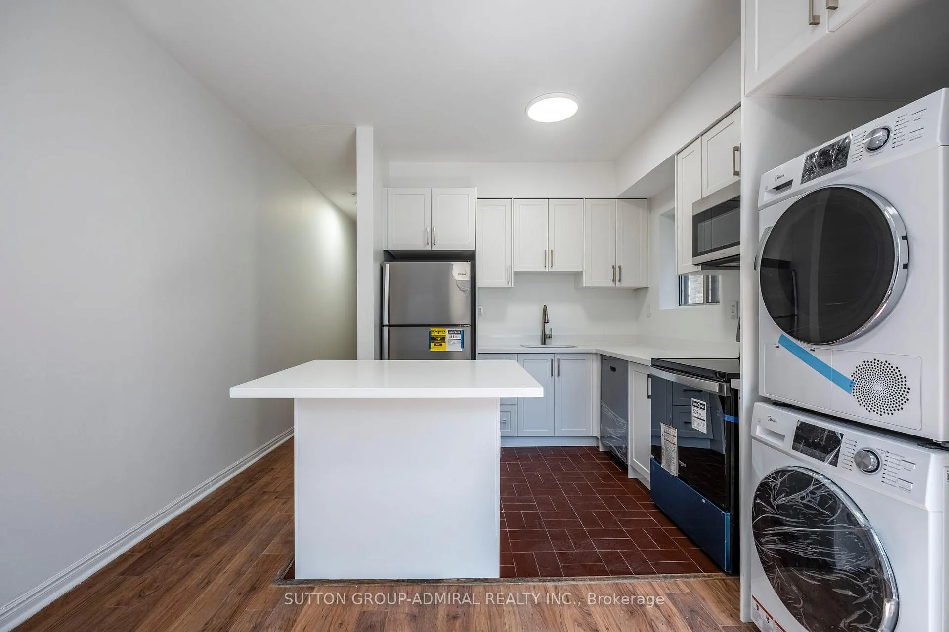 Photo 10 of Unit 2, 1969 Queen Street E, Toronto, The Beaches — HOMEH