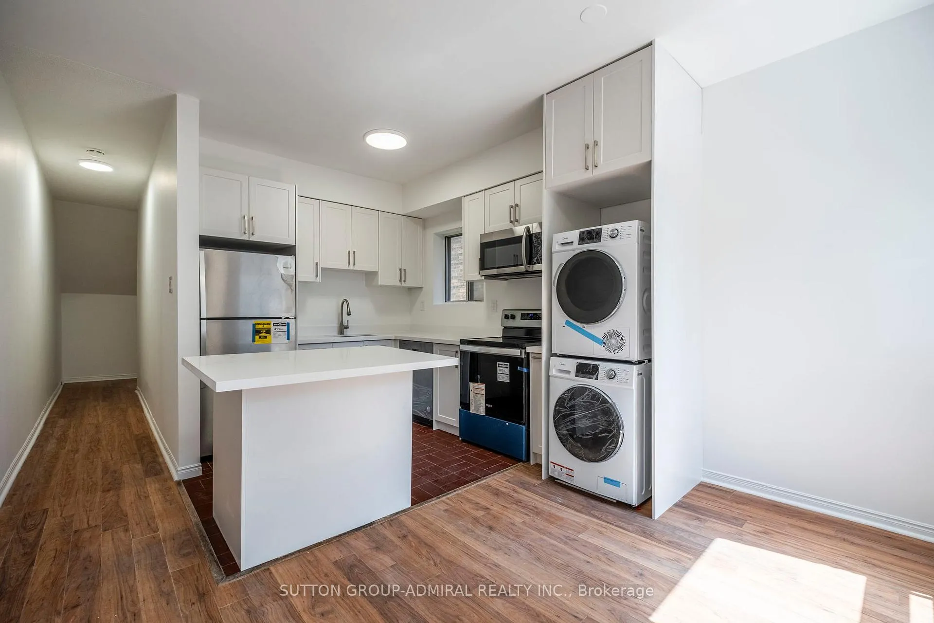 Photo 11 of Unit 2, 1969 Queen Street E, Toronto, The Beaches — HOMEH