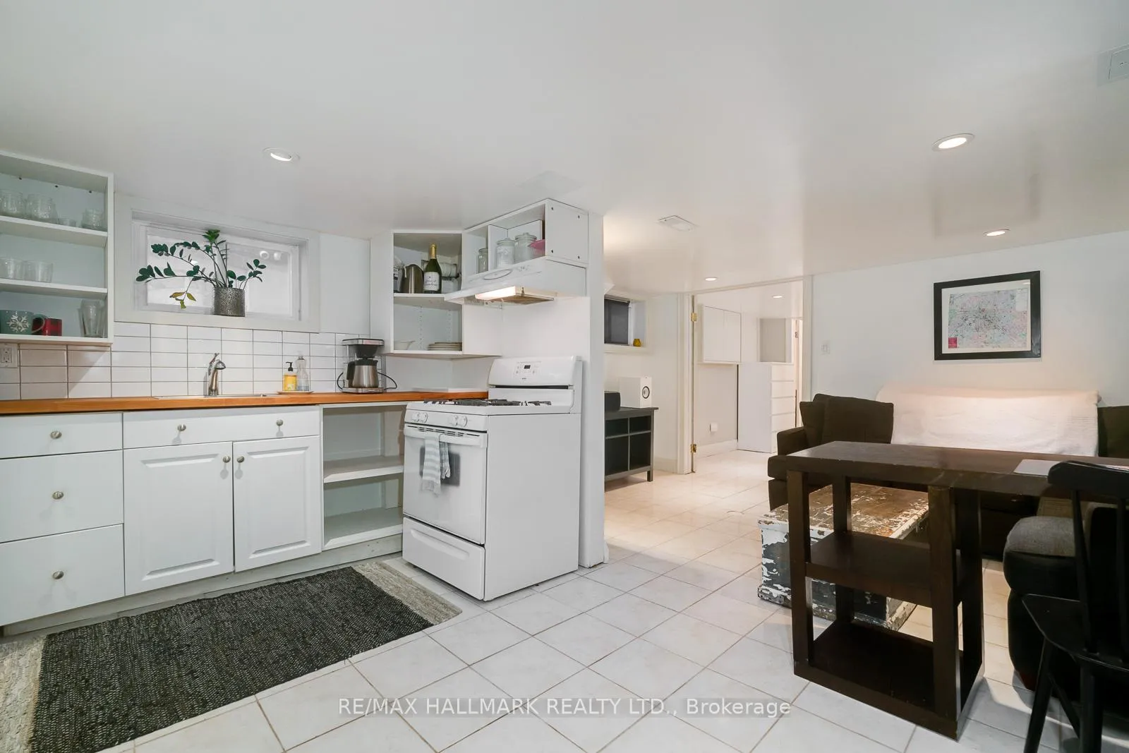 Photo 5 of Unit Lower, 1900 Gerrard Street E, Toronto, Woodbine Corridor — HOMEH