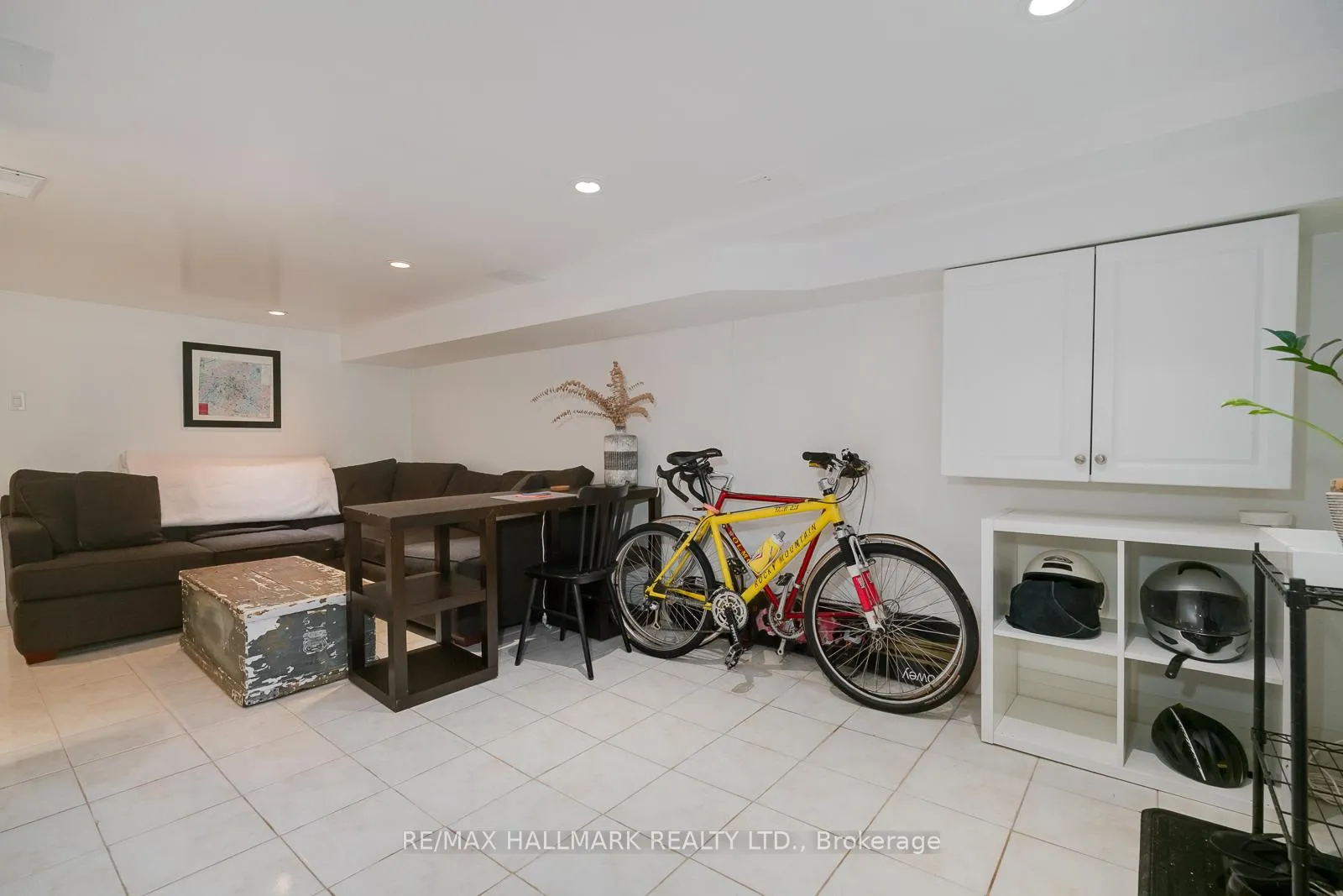 Photo 6 of Unit Lower, 1900 Gerrard Street E, Toronto, Woodbine Corridor — HOMEH