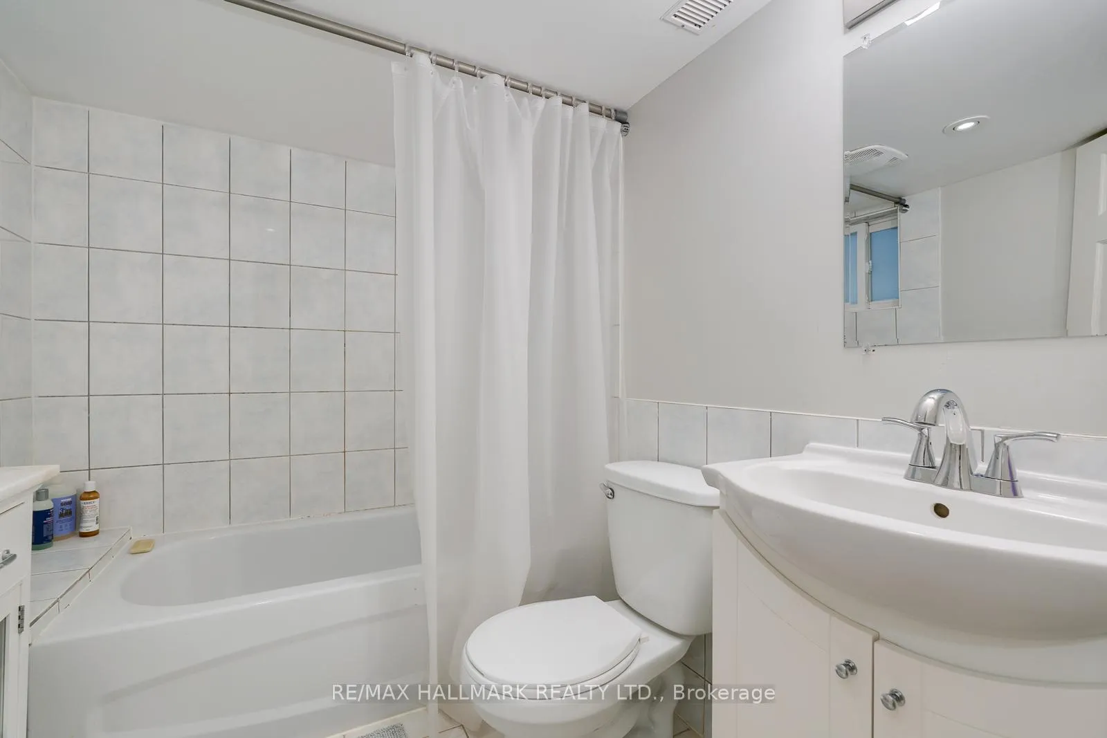 Photo 15 of Unit Lower, 1900 Gerrard Street E, Toronto, Woodbine Corridor — HOMEH