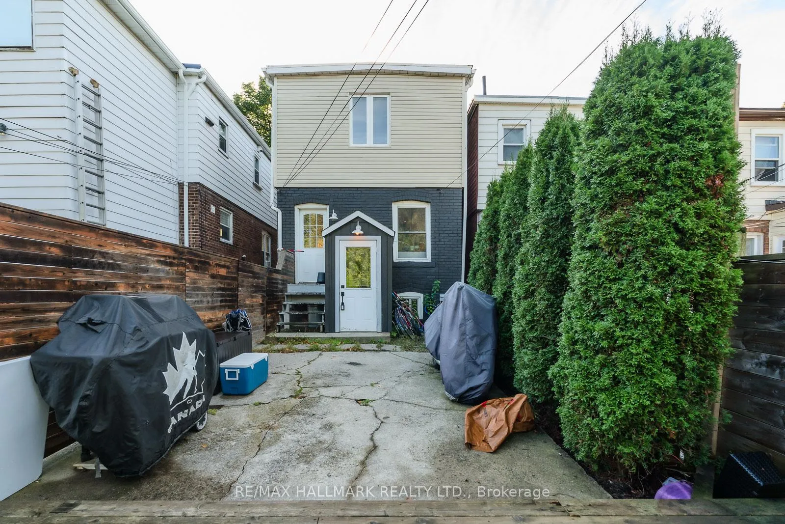 Photo 18 of Unit Lower, 1900 Gerrard Street E, Toronto, Woodbine Corridor — HOMEH
