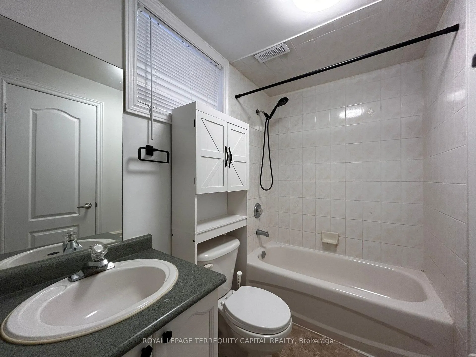 Photo 6 of Unit Lower, 250 Emms Drive, Barrie, Holly — HOMEH