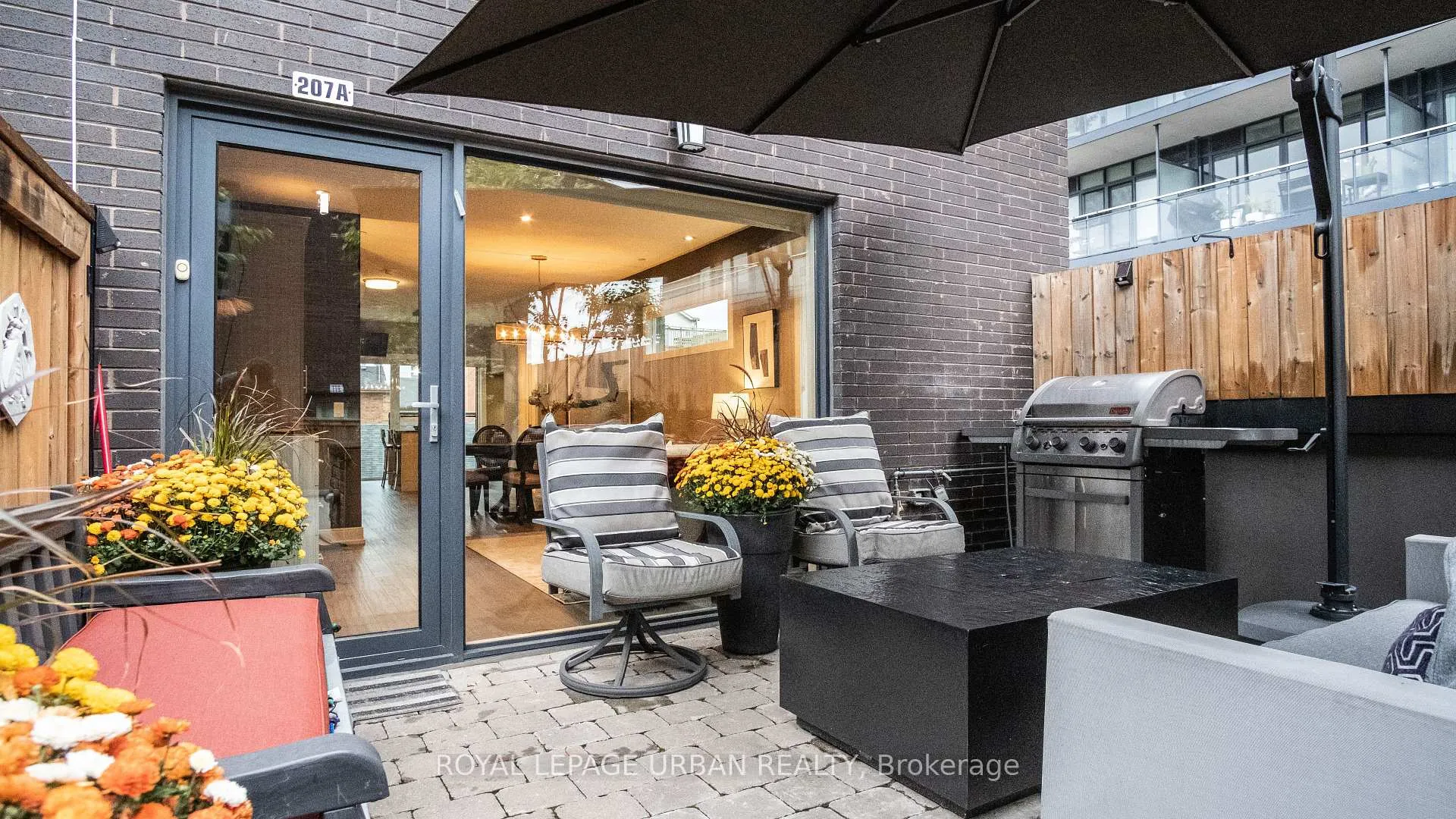 Photo 1 of 207A Manning Avenue, Toronto, Trinity-Bellwoods — HOMEH