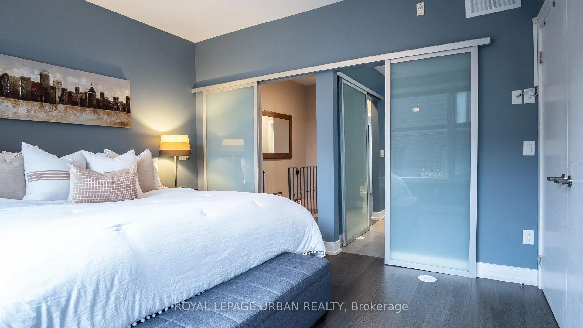 Photo 14 of 207A Manning Avenue, Toronto, Trinity-Bellwoods — HOMEH