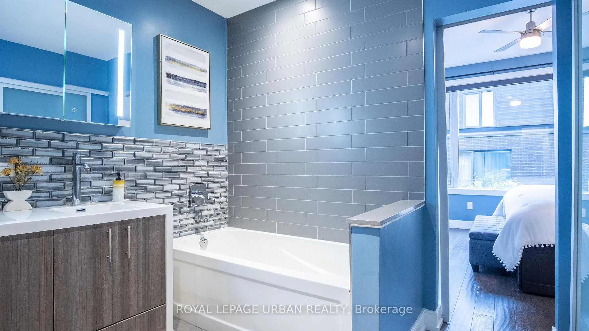 Photo 23 of 207A Manning Avenue, Toronto, Trinity-Bellwoods — HOMEH