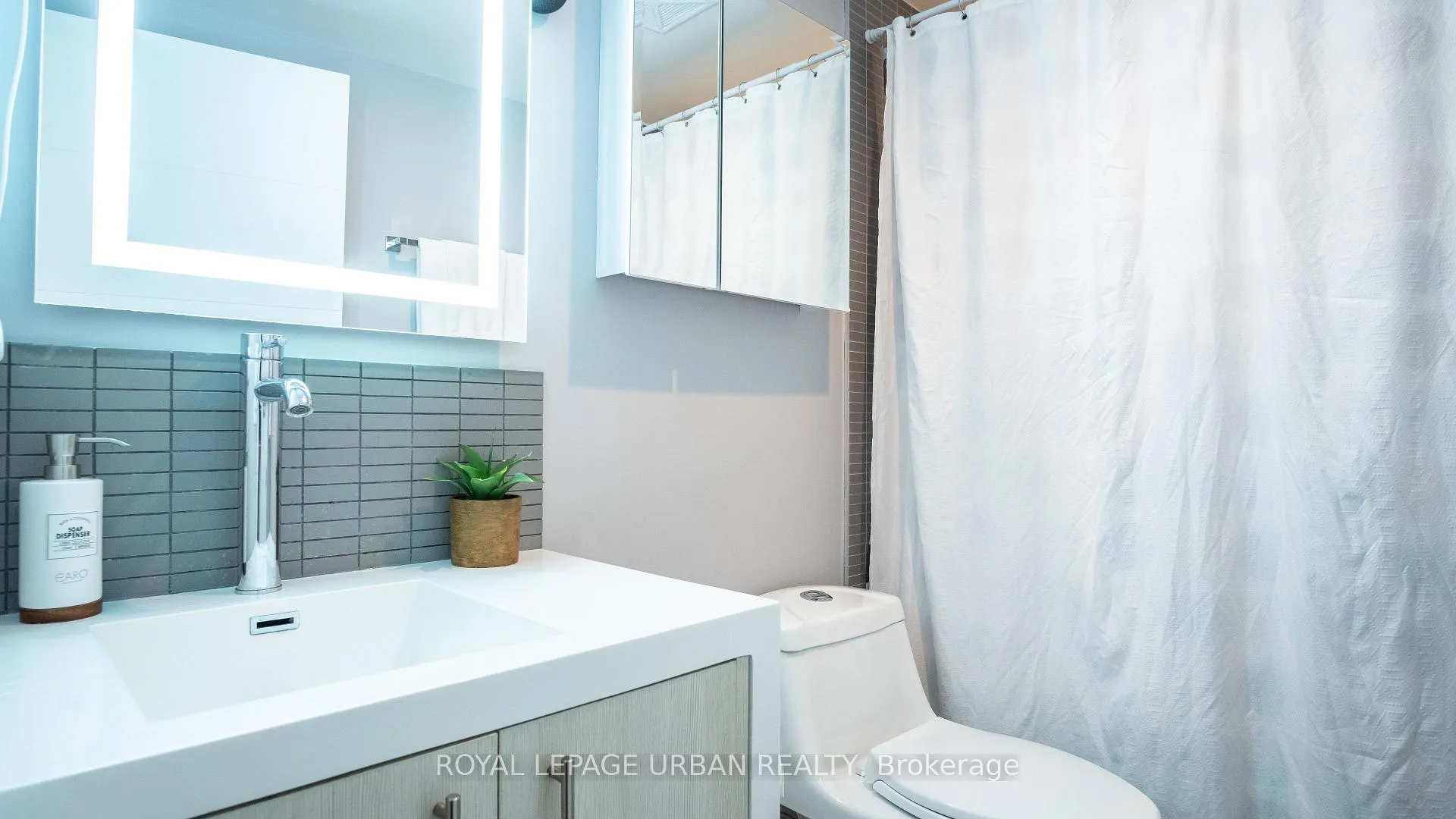 Photo 34 of 207A Manning Avenue, Toronto, Trinity-Bellwoods — HOMEH